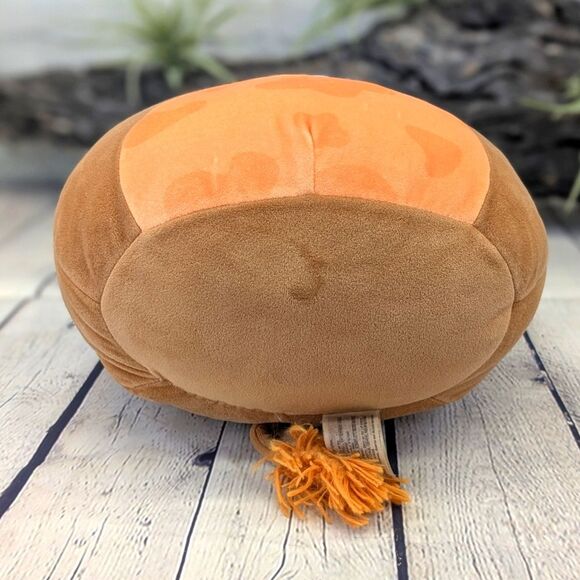 Quinick the Cow 10" Squishmallow - Picture 5 of 10